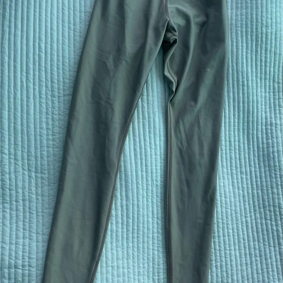 ALO Yoga Tan Leggings - Picture 9 of 9